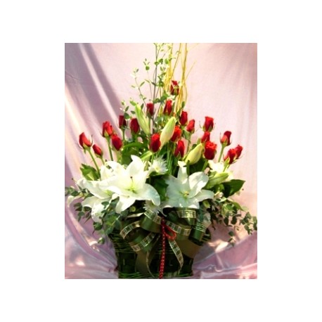 Basket lilies oriental & Roses - Florist Patras city