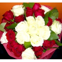 Bouquet 24-  white & red Roses  - Florist Patras city